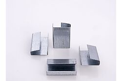 Chapes semi fermées pour feuillard PP - KU