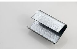 Chapes semi fermées pour feuillard PP - KU